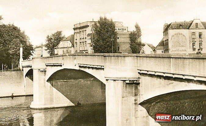 Zdjęcie w galerii na portalu naszraciborz.pl: Przy moście Zamkowym ruszyła przebudowa. Co tu powstanie? wiadomości z regionu