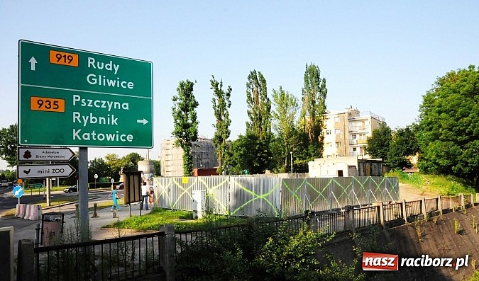 Zdjęcie w galerii na portalu naszraciborz.pl: Przy moście Zamkowym ruszyła przebudowa. Co tu powstanie? wiadomości z regionu