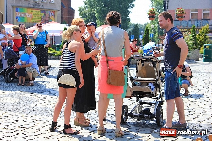 Zdjęcie w galerii na portalu naszraciborz.pl: XIII edycja Festynu Ekologicznego na rynku wiadomości z regionu