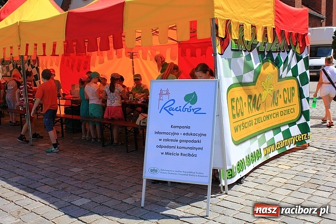 Zdjęcie w galerii na portalu naszraciborz.pl: XIII edycja Festynu Ekologicznego na rynku wiadomości z regionu