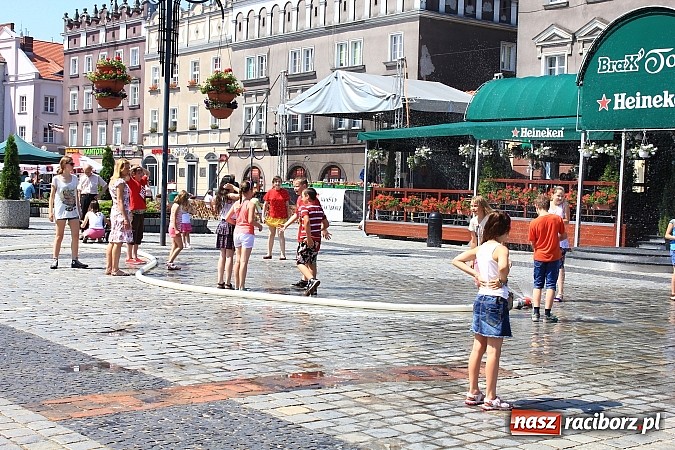 Zdjęcie w galerii na portalu naszraciborz.pl: XIII edycja Festynu Ekologicznego na rynku wiadomości z regionu