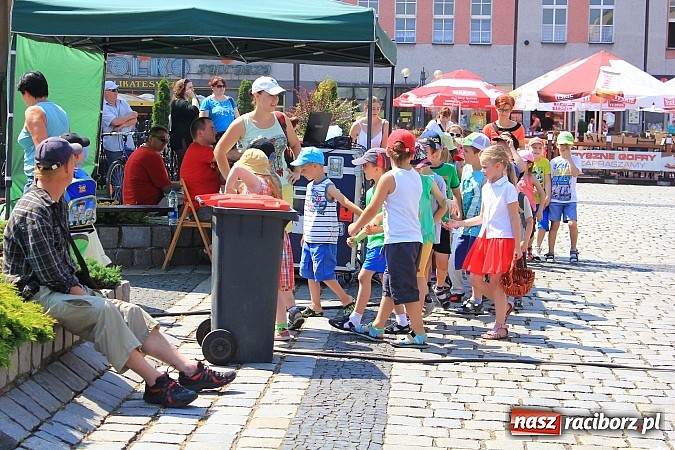 Zdjęcie w galerii na portalu naszraciborz.pl: XIII edycja Festynu Ekologicznego na rynku wiadomości z regionu