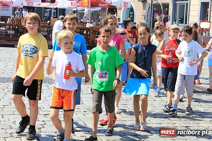 Zdjęcie w galerii na portalu naszraciborz.pl: XIII edycja Festynu Ekologicznego na rynku wiadomości z regionu