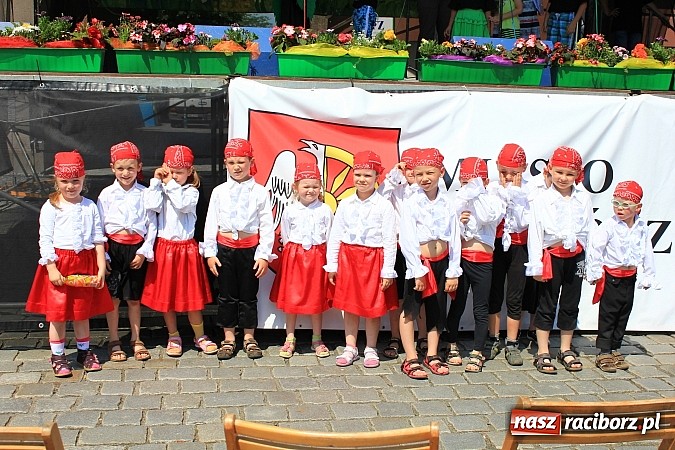 Zdjęcie w galerii na portalu naszraciborz.pl: XIII edycja Festynu Ekologicznego na rynku wiadomości z regionu