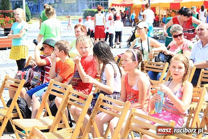 Zdjęcie w galerii na portalu naszraciborz.pl: XIII edycja Festynu Ekologicznego na rynku wiadomości z regionu
