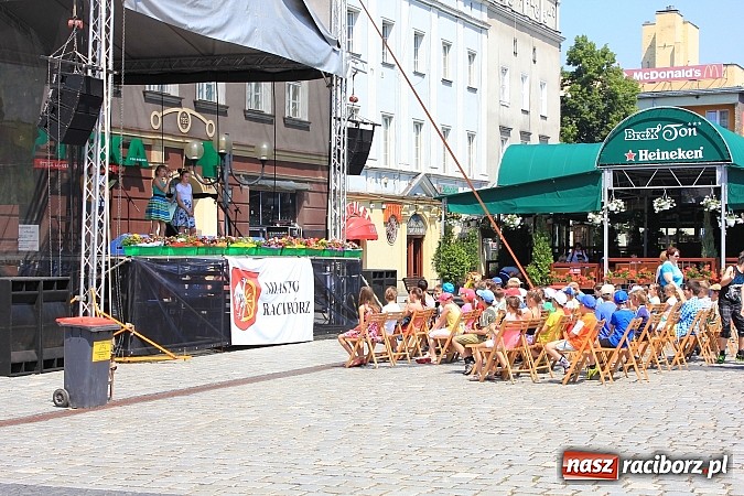 Zdjęcie w galerii na portalu naszraciborz.pl: XIII edycja Festynu Ekologicznego na rynku wiadomości z regionu