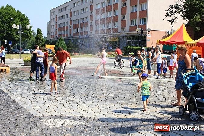 Zdjęcie w galerii na portalu naszraciborz.pl: XIII edycja Festynu Ekologicznego na rynku wiadomości z regionu