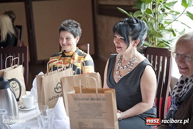 Zdjęcie w galerii na portalu naszraciborz.pl: Gala Metamorfoz - zobacz jak zmieniły się Ewa i Weronika wiadomości z regionu