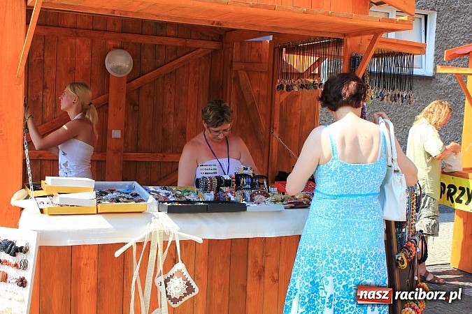 Zdjęcie w galerii na portalu naszraciborz.pl: Ruszył Jarmark św. Marcelego. Specjalne wydanie trylogii filmowej o Raciborzu wiadomości z regionu