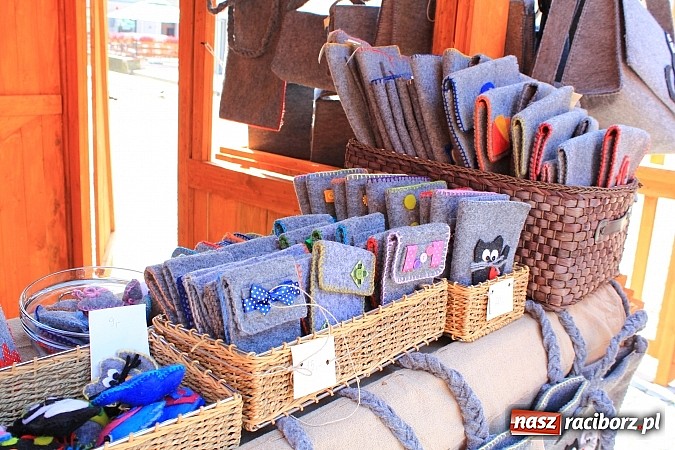 Zdjęcie w galerii na portalu naszraciborz.pl: Ruszył Jarmark św. Marcelego. Specjalne wydanie trylogii filmowej o Raciborzu wiadomości z regionu