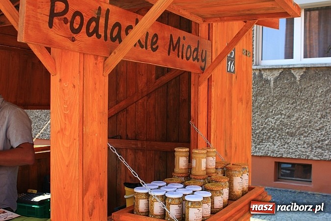 Zdjęcie w galerii na portalu naszraciborz.pl: Ruszył Jarmark św. Marcelego. Specjalne wydanie trylogii filmowej o Raciborzu wiadomości z regionu