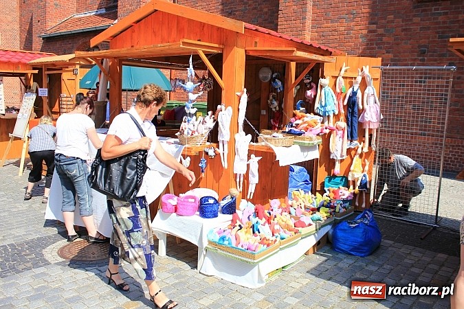 Zdjęcie w galerii na portalu naszraciborz.pl: Ruszył Jarmark św. Marcelego. Specjalne wydanie trylogii filmowej o Raciborzu wiadomości z regionu