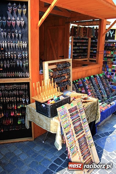 Zdjęcie w galerii na portalu naszraciborz.pl: Ruszył Jarmark św. Marcelego. Specjalne wydanie trylogii filmowej o Raciborzu wiadomości z regionu