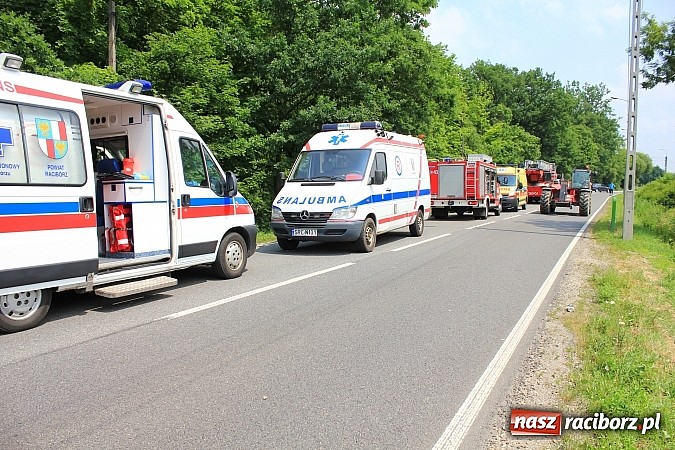 Zdjęcie w galerii na portalu naszraciborz.pl: Wypadek w Markowicach. Kobieta wjechała oplem astrą do potoku i cudem uszła z życiem. Potrzebne było pogotowie lotnicze wiadomości z regionu