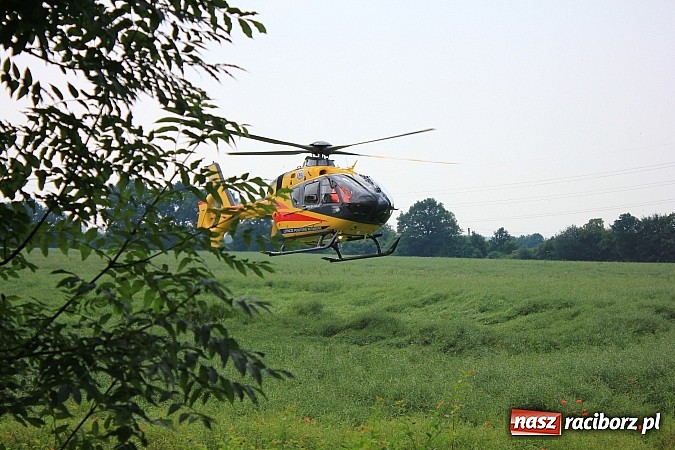 Zdjęcie w galerii na portalu naszraciborz.pl: Wypadek w Markowicach. Kobieta wjechała oplem astrą do potoku i cudem uszła z życiem. Potrzebne było pogotowie lotnicze wiadomości z regionu