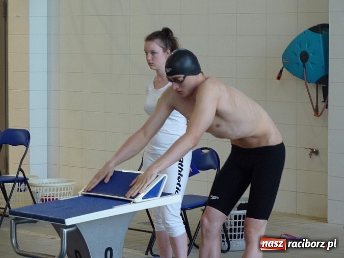 Zdjęcie w galerii na portalu naszraciborz.pl: Raciborscy pływacy z medalami wiadomości z regionu