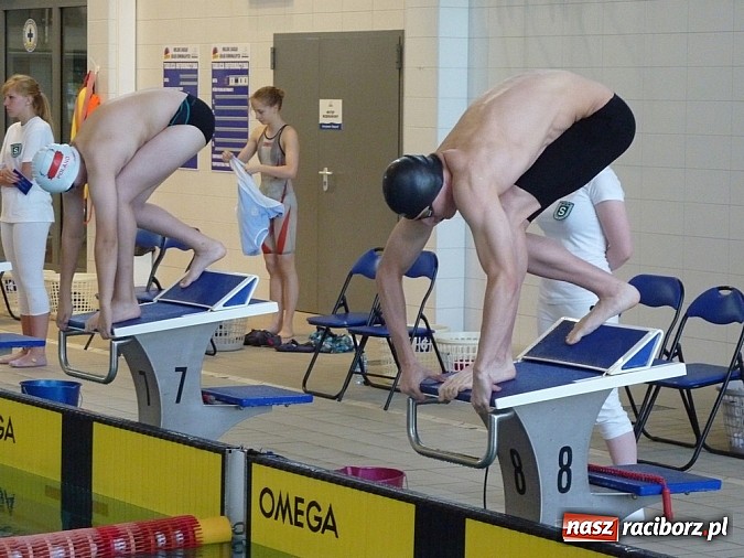 Zdjęcie w galerii na portalu naszraciborz.pl: Raciborscy pływacy z medalami wiadomości z regionu