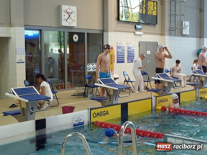 Zdjęcie w galerii na portalu naszraciborz.pl: Raciborscy pływacy z medalami wiadomości z regionu