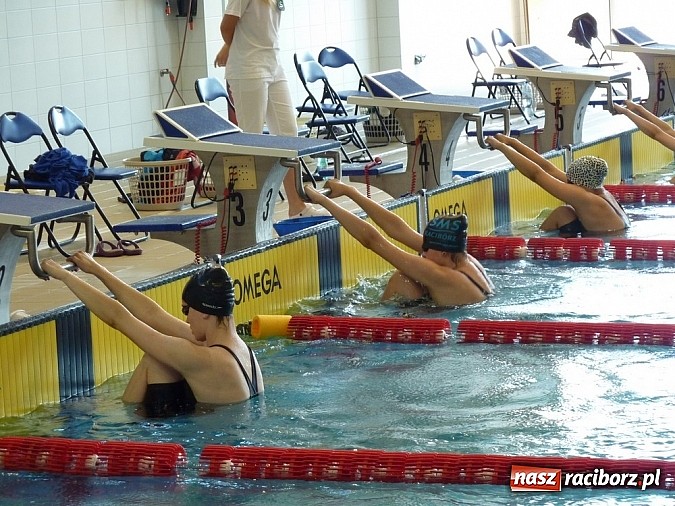 Zdjęcie w galerii na portalu naszraciborz.pl: Raciborscy pływacy z medalami wiadomości z regionu