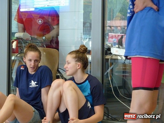 Zdjęcie w galerii na portalu naszraciborz.pl: Raciborscy pływacy z medalami wiadomości z regionu