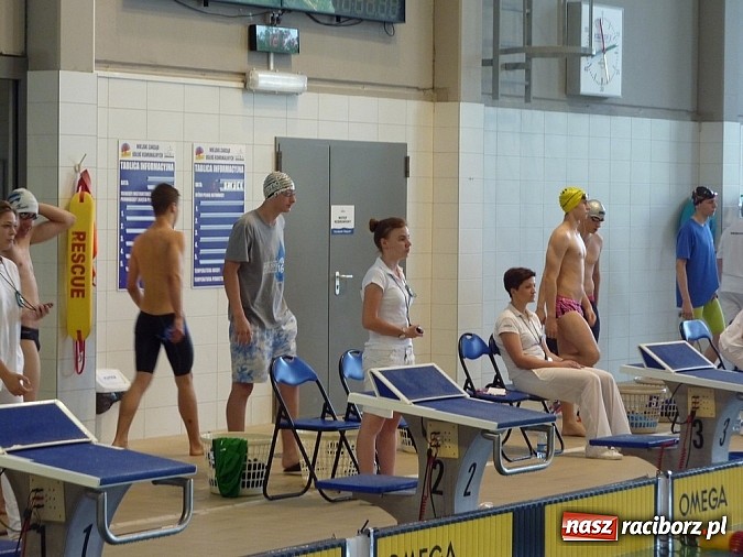 Zdjęcie w galerii na portalu naszraciborz.pl: Raciborscy pływacy z medalami wiadomości z regionu