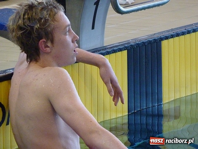 Zdjęcie w galerii na portalu naszraciborz.pl: Raciborscy pływacy z medalami wiadomości z regionu
