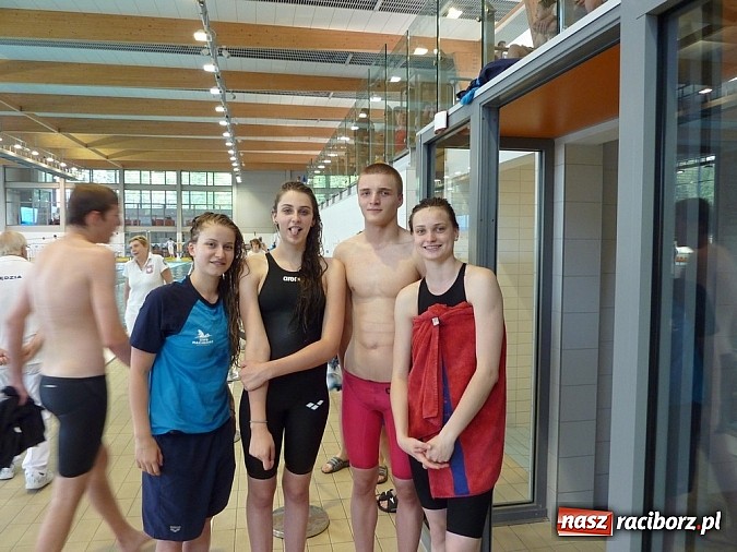 Zdjęcie w galerii na portalu naszraciborz.pl: Raciborscy pływacy z medalami wiadomości z regionu