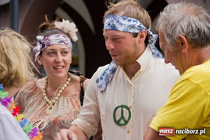 Zdjęcie w galerii na portalu naszraciborz.pl: Szalone lata 70. na ulicach Raciborza wiadomości z regionu