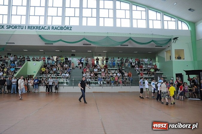 Zdjęcie w galerii na portalu naszraciborz.pl: Mariusz Pudzianowski zawitał do Raciborza wiadomości z regionu