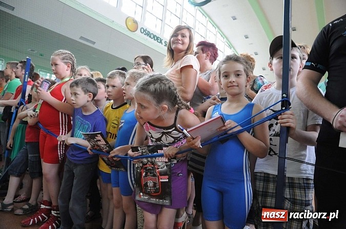 Zdjęcie w galerii na portalu naszraciborz.pl: Mariusz Pudzianowski zawitał do Raciborza wiadomości z regionu