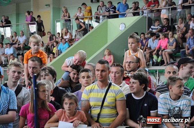 Zdjęcie w galerii na portalu naszraciborz.pl: Mariusz Pudzianowski zawitał do Raciborza wiadomości z regionu