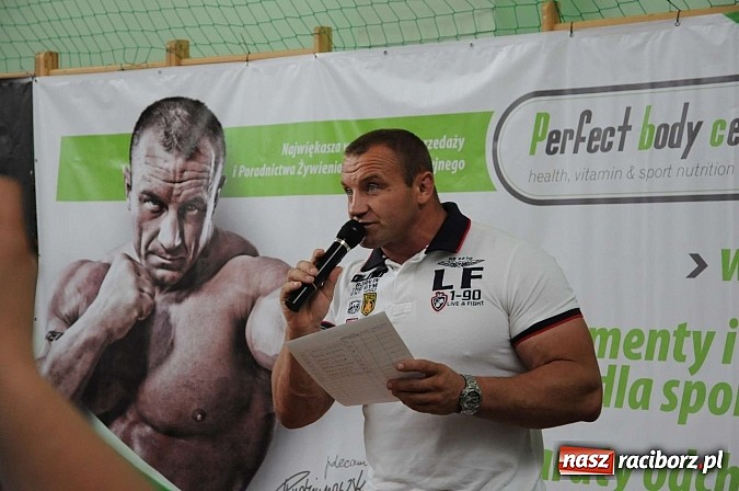 Zdjęcie w galerii na portalu naszraciborz.pl: Mariusz Pudzianowski zawitał do Raciborza wiadomości z regionu