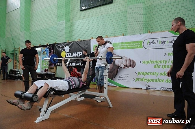 Zdjęcie w galerii na portalu naszraciborz.pl: Mariusz Pudzianowski zawitał do Raciborza wiadomości z regionu