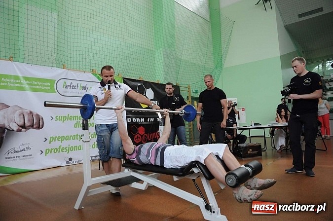 Zdjęcie w galerii na portalu naszraciborz.pl: Mariusz Pudzianowski zawitał do Raciborza wiadomości z regionu