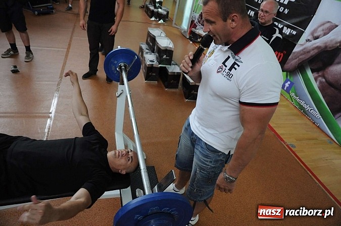 Zdjęcie w galerii na portalu naszraciborz.pl: Mariusz Pudzianowski zawitał do Raciborza wiadomości z regionu