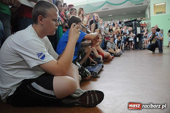 Zdjęcie w galerii na portalu naszraciborz.pl: Mariusz Pudzianowski zawitał do Raciborza wiadomości z regionu