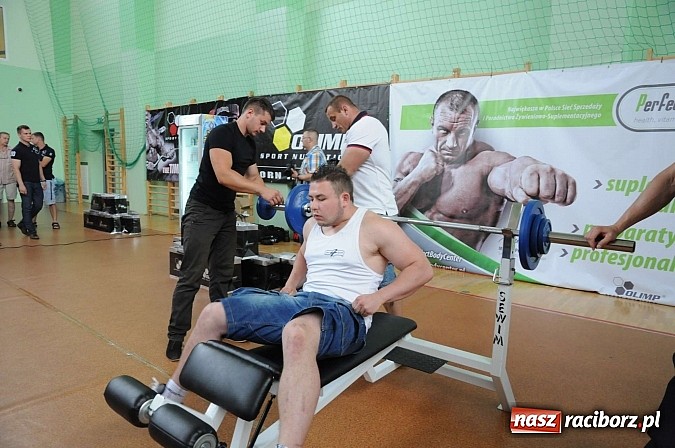 Zdjęcie w galerii na portalu naszraciborz.pl: Mariusz Pudzianowski zawitał do Raciborza wiadomości z regionu