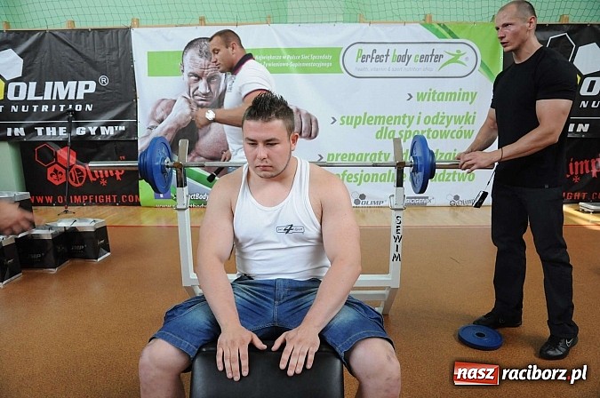 Zdjęcie w galerii na portalu naszraciborz.pl: Mariusz Pudzianowski zawitał do Raciborza wiadomości z regionu