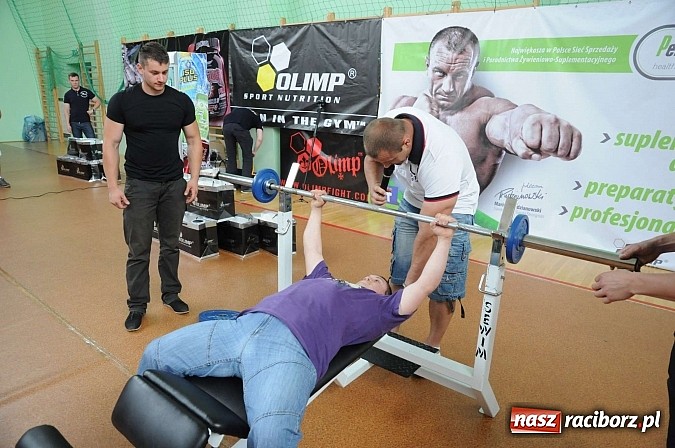 Zdjęcie w galerii na portalu naszraciborz.pl: Mariusz Pudzianowski zawitał do Raciborza wiadomości z regionu