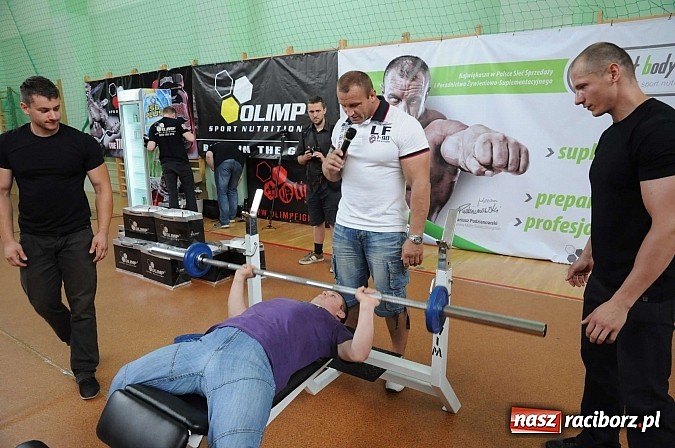 Zdjęcie w galerii na portalu naszraciborz.pl: Mariusz Pudzianowski zawitał do Raciborza wiadomości z regionu