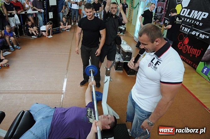 Zdjęcie w galerii na portalu naszraciborz.pl: Mariusz Pudzianowski zawitał do Raciborza wiadomości z regionu