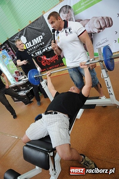 Zdjęcie w galerii na portalu naszraciborz.pl: Mariusz Pudzianowski zawitał do Raciborza wiadomości z regionu