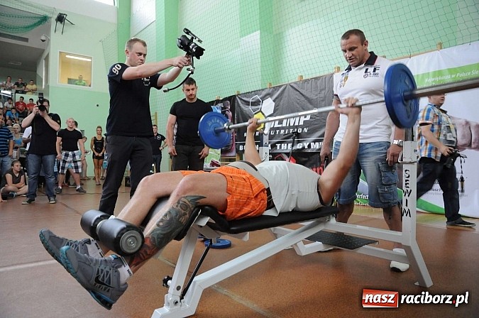 Zdjęcie w galerii na portalu naszraciborz.pl: Mariusz Pudzianowski zawitał do Raciborza wiadomości z regionu