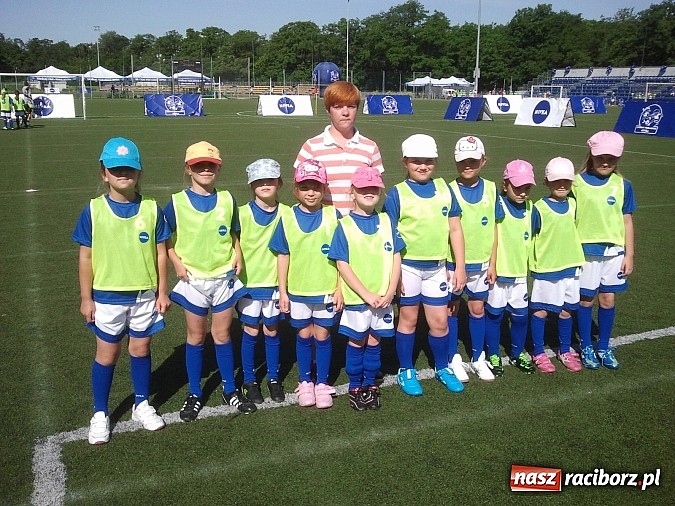 Zdjęcie w galerii na portalu naszraciborz.pl: Piłkarki z Pawłowa najlepsze w kraju. Jadą na zgrupowanie do Ajaxu Amsterdam wiadomości z regionu