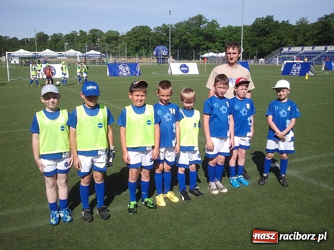 Zdjęcie w galerii na portalu naszraciborz.pl: Piłkarki z Pawłowa najlepsze w kraju. Jadą na zgrupowanie do Ajaxu Amsterdam wiadomości z regionu