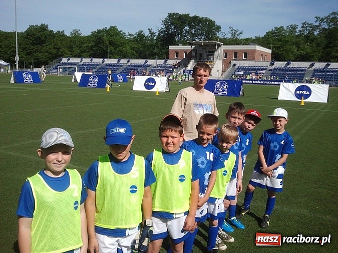 Zdjęcie w galerii na portalu naszraciborz.pl: Piłkarki z Pawłowa najlepsze w kraju. Jadą na zgrupowanie do Ajaxu Amsterdam wiadomości z regionu