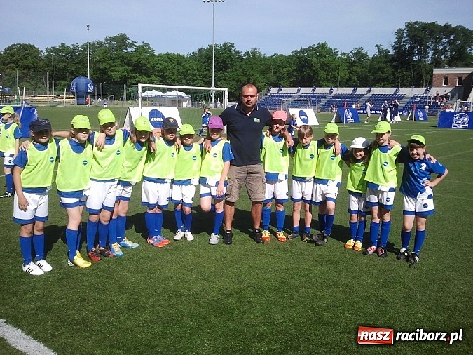 Zdjęcie w galerii na portalu naszraciborz.pl: Piłkarki z Pawłowa najlepsze w kraju. Jadą na zgrupowanie do Ajaxu Amsterdam wiadomości z regionu