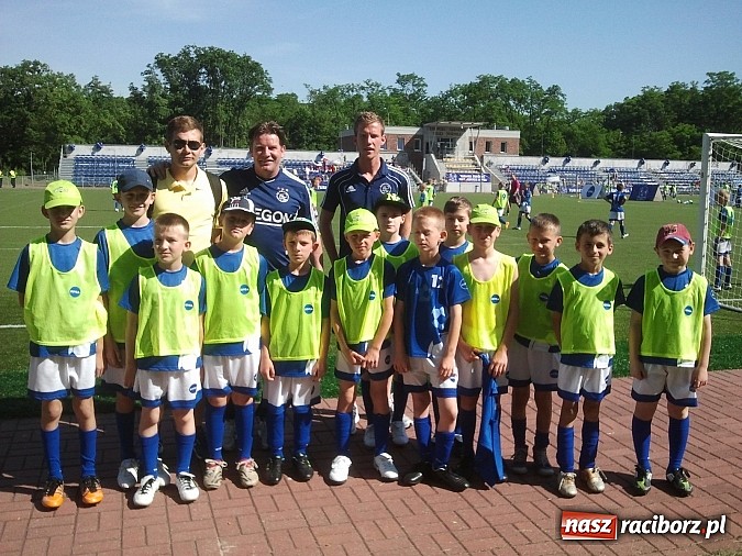 Zdjęcie w galerii na portalu naszraciborz.pl: Piłkarki z Pawłowa najlepsze w kraju. Jadą na zgrupowanie do Ajaxu Amsterdam wiadomości z regionu