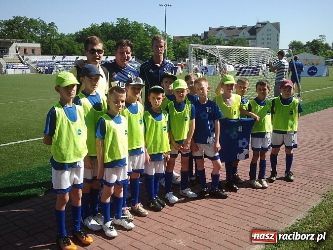 Zdjęcie w galerii na portalu naszraciborz.pl: Piłkarki z Pawłowa najlepsze w kraju. Jadą na zgrupowanie do Ajaxu Amsterdam wiadomości z regionu