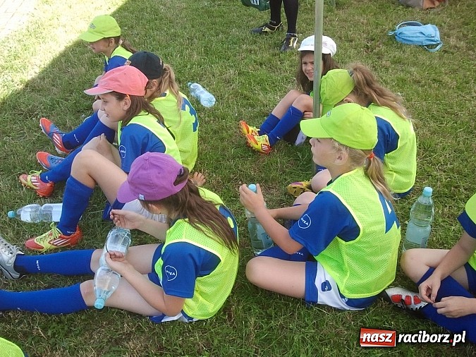 Zdjęcie w galerii na portalu naszraciborz.pl: Piłkarki z Pawłowa najlepsze w kraju. Jadą na zgrupowanie do Ajaxu Amsterdam wiadomości z regionu